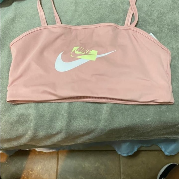 Tops - Picture 4 of 8